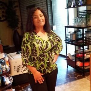 Meet your Posher, Gloria